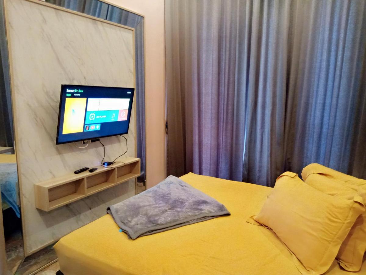 Villa Valencia Бату Екстер'єр фото
